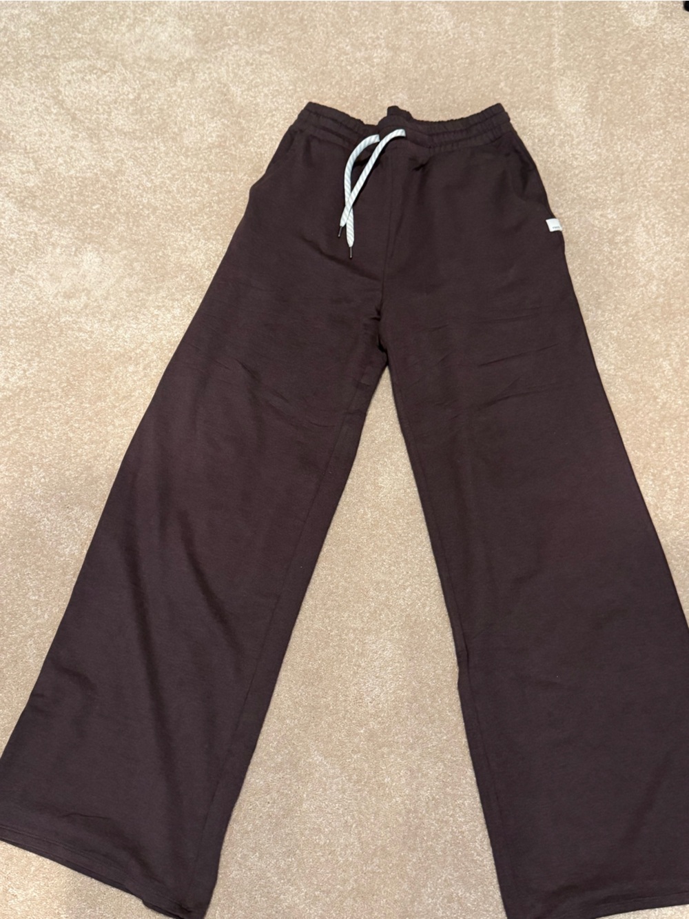 Vuori Wide-Leg Drawstring Pants in Chocolate Brown - Picture 5 of 6